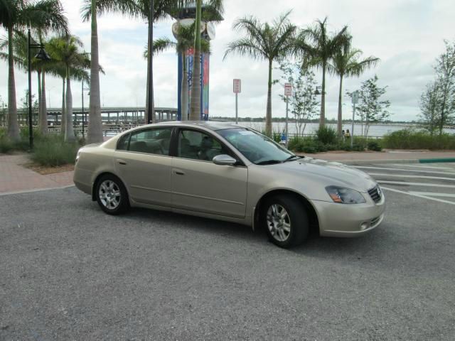 2006 Nissan Altima Pickupslt Quad Cab SWB 4WD 4x4 Truck