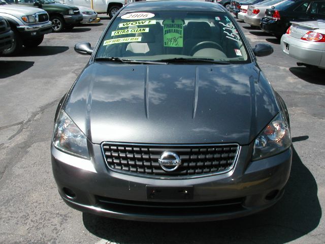 2006 Nissan Altima Pickupslt Quad Cab SWB 4WD 4x4 Truck