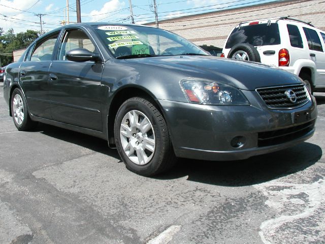 2006 Nissan Altima Pickupslt Quad Cab SWB 4WD 4x4 Truck