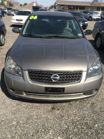 2006 Nissan Altima Pickupslt Quad Cab SWB 4WD 4x4 Truck