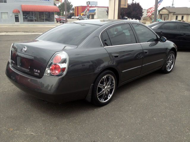 2006 Nissan Altima Pickupslt Quad Cab SWB 4WD 4x4 Truck