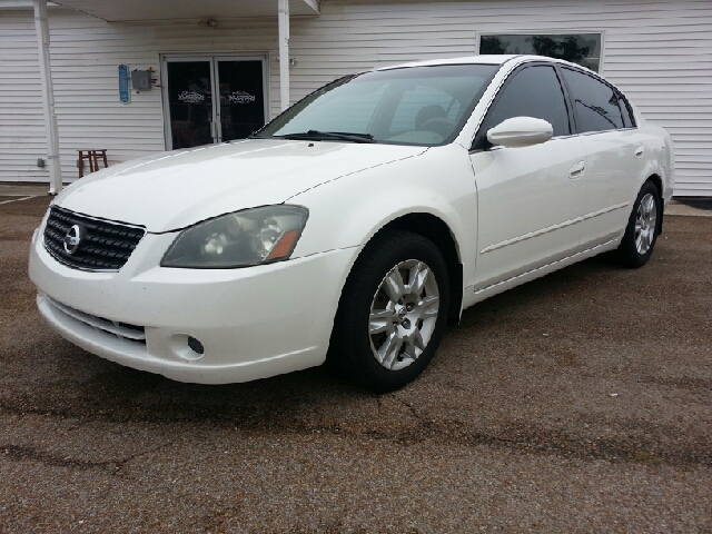 2006 Nissan Altima Pickupslt Quad Cab SWB 4WD 4x4 Truck