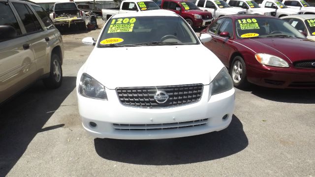 2006 Nissan Altima Pickupslt Quad Cab SWB 4WD 4x4 Truck