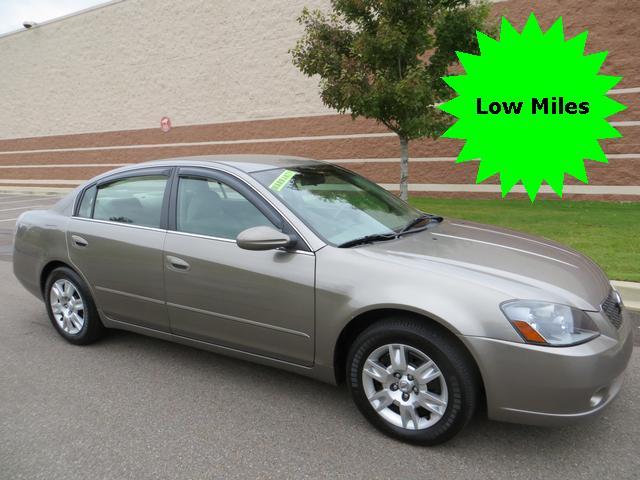 2006 Nissan Altima Pickupslt Quad Cab SWB 4WD 4x4 Truck