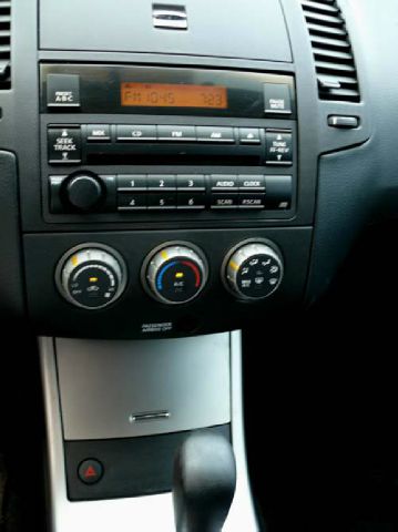 2006 Nissan Altima Pickupslt Quad Cab SWB 4WD 4x4 Truck