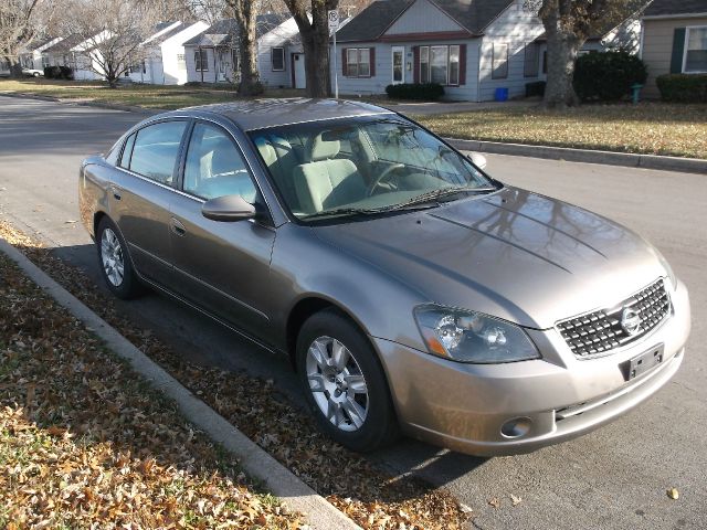 2006 Nissan Altima Pickupslt Quad Cab SWB 4WD 4x4 Truck