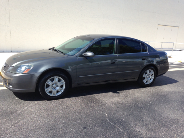 2006 Nissan Altima Pickupslt Quad Cab SWB 4WD 4x4 Truck