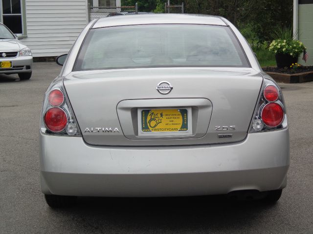 2006 Nissan Altima Pickupslt Quad Cab SWB 4WD 4x4 Truck