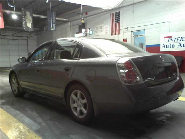 2006 Nissan Altima 4x4 Truck