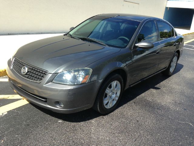 2006 Nissan Altima Pickupslt Quad Cab SWB 4WD 4x4 Truck