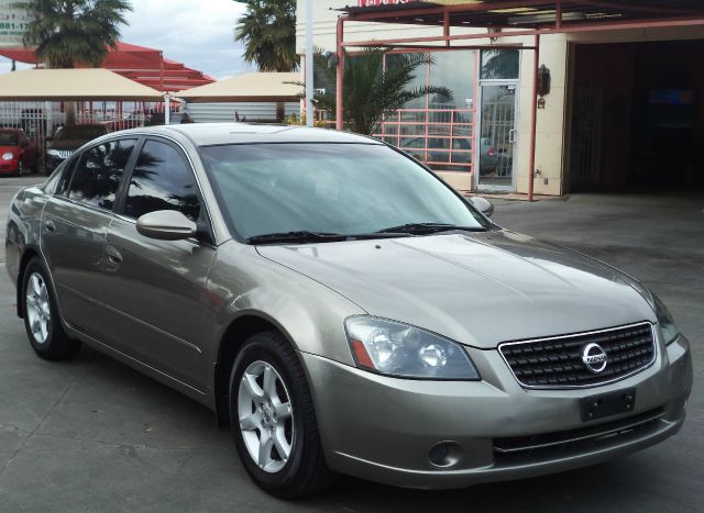 2006 Nissan Altima Pickupslt Quad Cab SWB 4WD 4x4 Truck