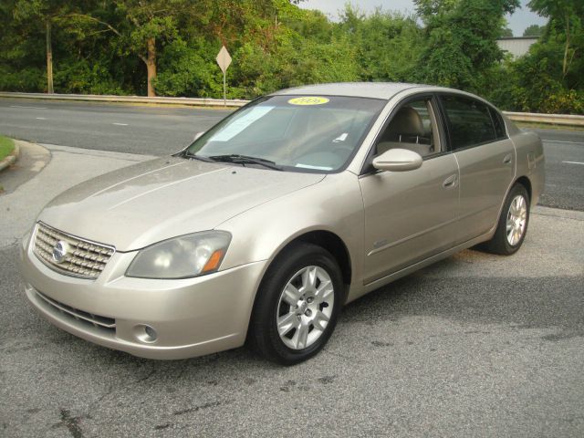 2006 Nissan Altima Pickupslt Quad Cab SWB 4WD 4x4 Truck