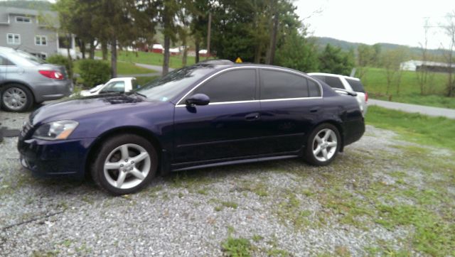 2006 Nissan Altima LS Flex Fuel 4x4 This Is One Of Our Best Bargains