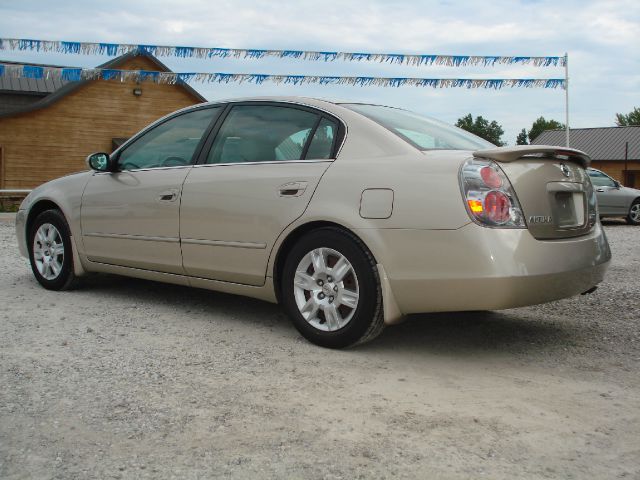 2006 Nissan Altima Pickupslt Quad Cab SWB 4WD 4x4 Truck