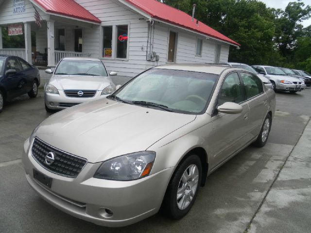 2006 Nissan Altima Pickupslt Quad Cab SWB 4WD 4x4 Truck