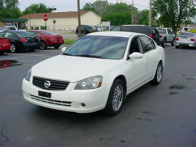 2006 Nissan Altima Pickupslt Quad Cab SWB 4WD 4x4 Truck