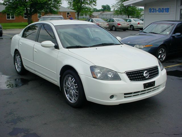2006 Nissan Altima Pickupslt Quad Cab SWB 4WD 4x4 Truck