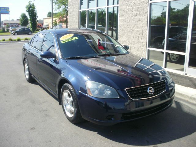 2006 Nissan Altima Pickupslt Quad Cab SWB 4WD 4x4 Truck