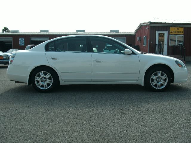 2006 Nissan Altima Pickupslt Quad Cab SWB 4WD 4x4 Truck