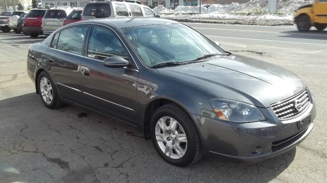 2006 Nissan Altima Pickupslt Quad Cab SWB 4WD 4x4 Truck