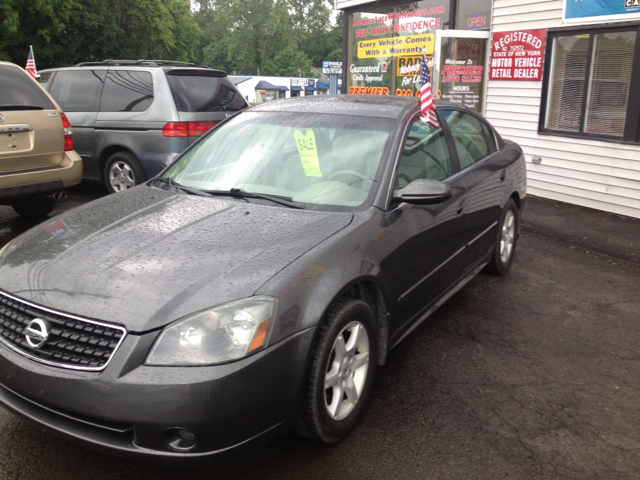 2006 Nissan Altima ST Pickup 4D 5 1/2 Ft