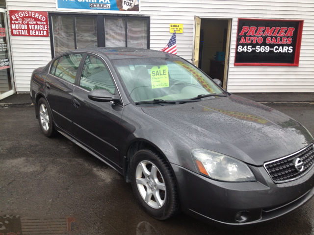 2006 Nissan Altima ST Pickup 4D 5 1/2 Ft