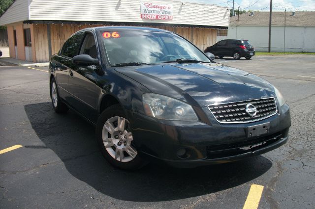 2006 Nissan Altima Pickupslt Quad Cab SWB 4WD 4x4 Truck