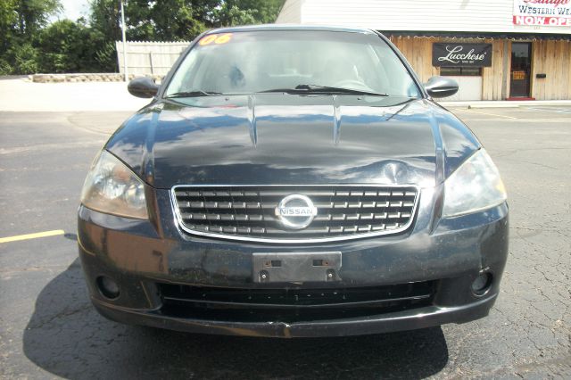 2006 Nissan Altima Pickupslt Quad Cab SWB 4WD 4x4 Truck