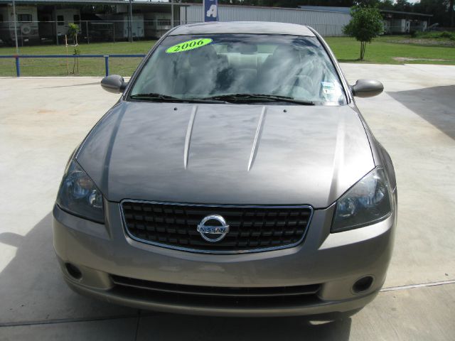 2006 Nissan Altima Pickupslt Quad Cab SWB 4WD 4x4 Truck