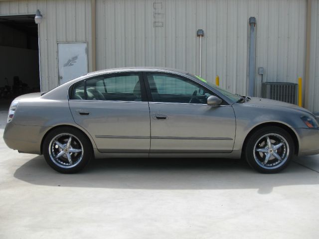2006 Nissan Altima Pickupslt Quad Cab SWB 4WD 4x4 Truck