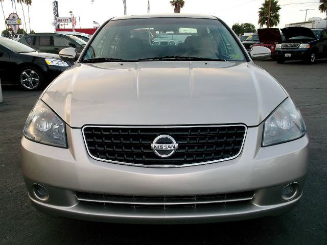 2006 Nissan Altima Pickupslt Quad Cab SWB 4WD 4x4 Truck