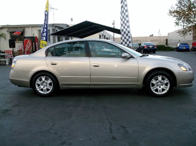 2006 Nissan Altima Pickupslt Quad Cab SWB 4WD 4x4 Truck