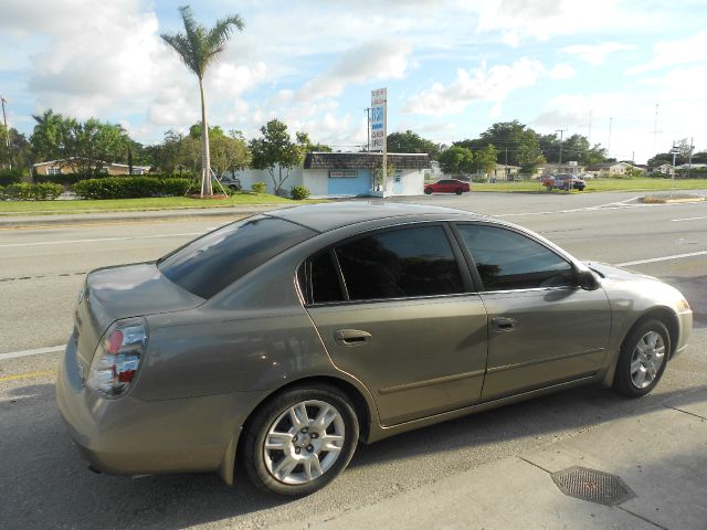 2006 Nissan Altima Pickupslt Quad Cab SWB 4WD 4x4 Truck