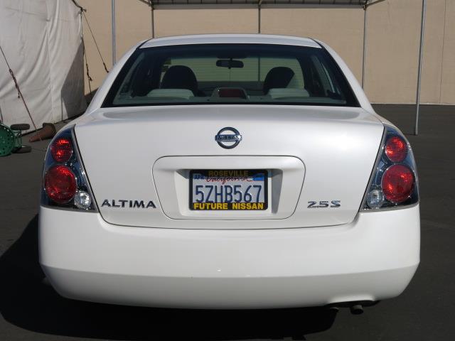 2006 Nissan Altima FWD 4dr