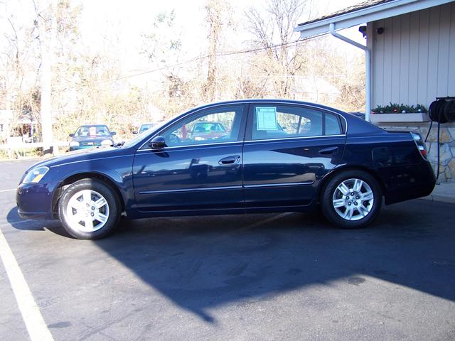 2006 Nissan Altima 2WD Crew Cab 140.5 Laramie