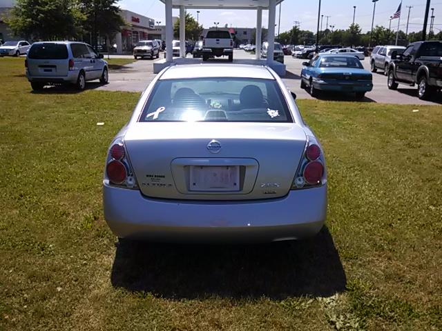 2006 Nissan Altima Pickupslt Quad Cab SWB 4WD 4x4 Truck