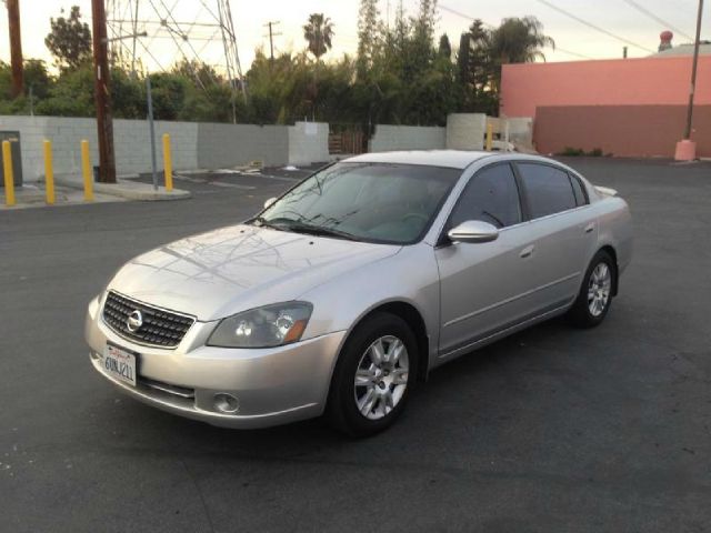 2006 Nissan Altima Pickupslt Quad Cab SWB 4WD 4x4 Truck
