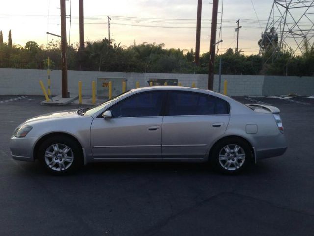 2006 Nissan Altima Pickupslt Quad Cab SWB 4WD 4x4 Truck