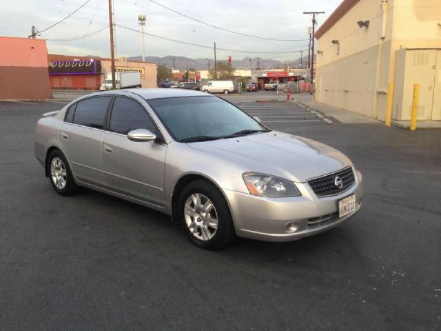 2006 Nissan Altima Pickupslt Quad Cab SWB 4WD 4x4 Truck