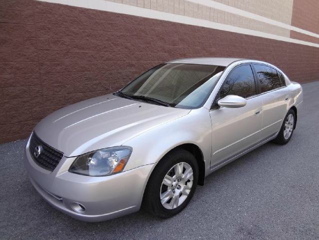 2006 Nissan Altima Pickupslt Quad Cab SWB 4WD 4x4 Truck