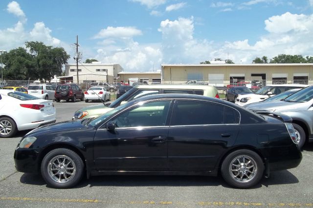 2006 Nissan Altima Pickupslt Quad Cab SWB 4WD 4x4 Truck