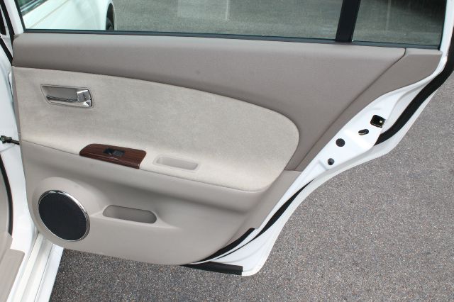 2006 Nissan Altima ST Pickup 4D 5 1/2 Ft