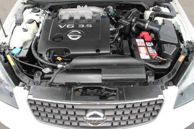 2006 Nissan Altima ST Pickup 4D 5 1/2 Ft