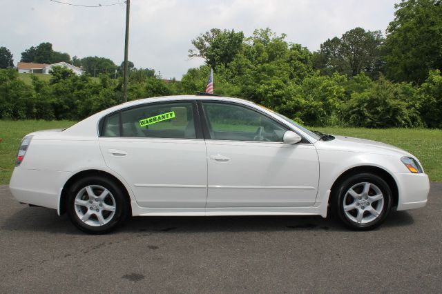 2006 Nissan Altima ST Pickup 4D 5 1/2 Ft