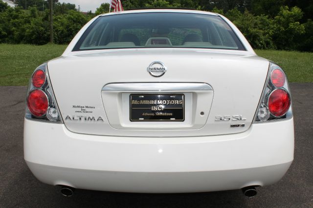2006 Nissan Altima ST Pickup 4D 5 1/2 Ft