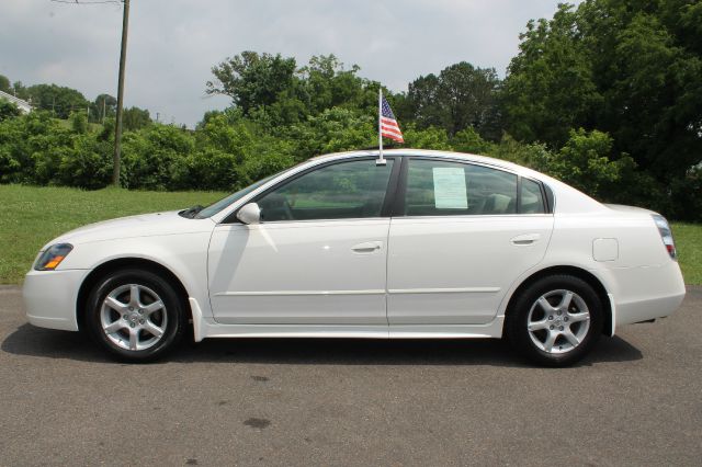 2006 Nissan Altima ST Pickup 4D 5 1/2 Ft