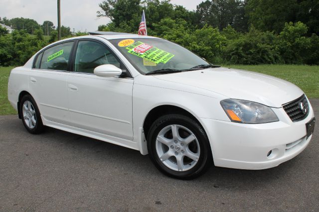 2006 Nissan Altima ST Pickup 4D 5 1/2 Ft