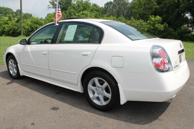 2006 Nissan Altima ST Pickup 4D 5 1/2 Ft