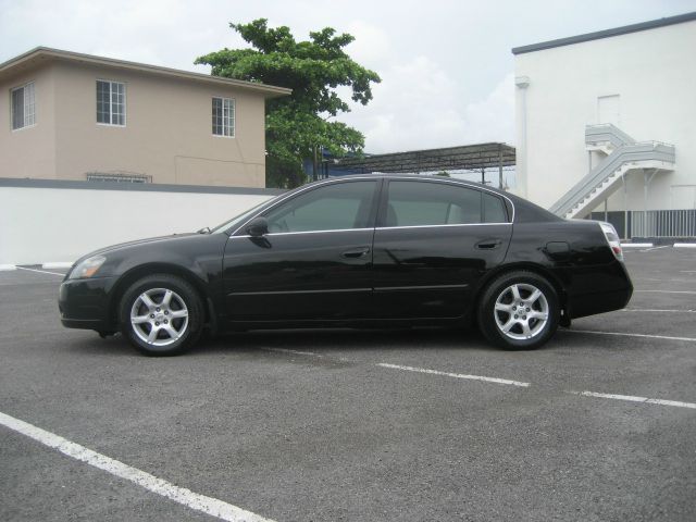 2006 Nissan Altima Pickupslt Quad Cab SWB 4WD 4x4 Truck