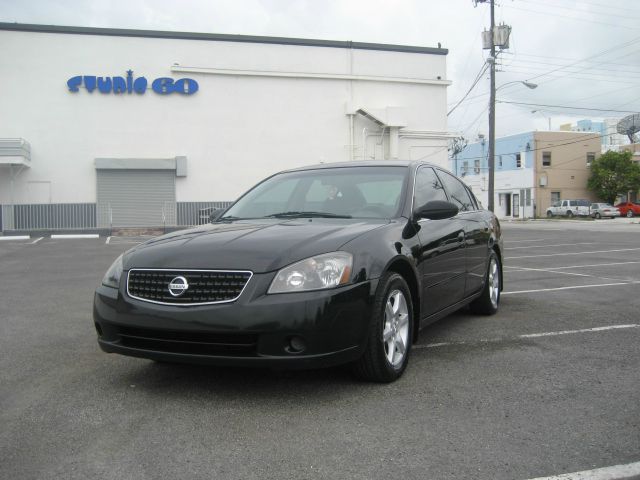 2006 Nissan Altima Pickupslt Quad Cab SWB 4WD 4x4 Truck